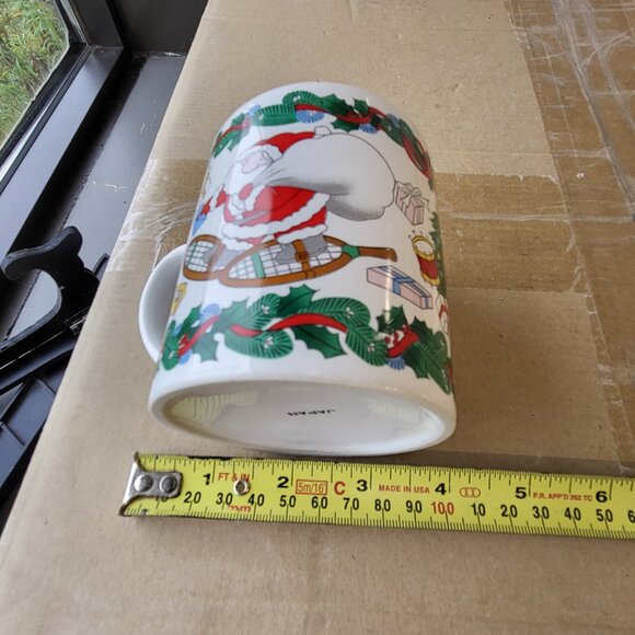 Vintage Christmas Santa Claus on snowshoes Coffee Tea Cup Mug Japan GUC SEE PICS - Picture 8 of 8